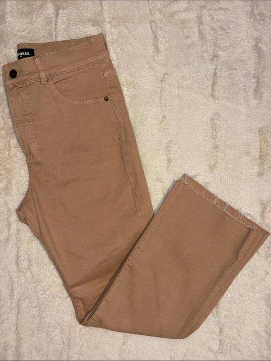 Express Denim - NEW- Express Cropped Flare High-Rise Jeans in Camel Brown Sz 8R